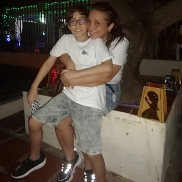 Meet your Posher, Yamile - Picture 1 of 1